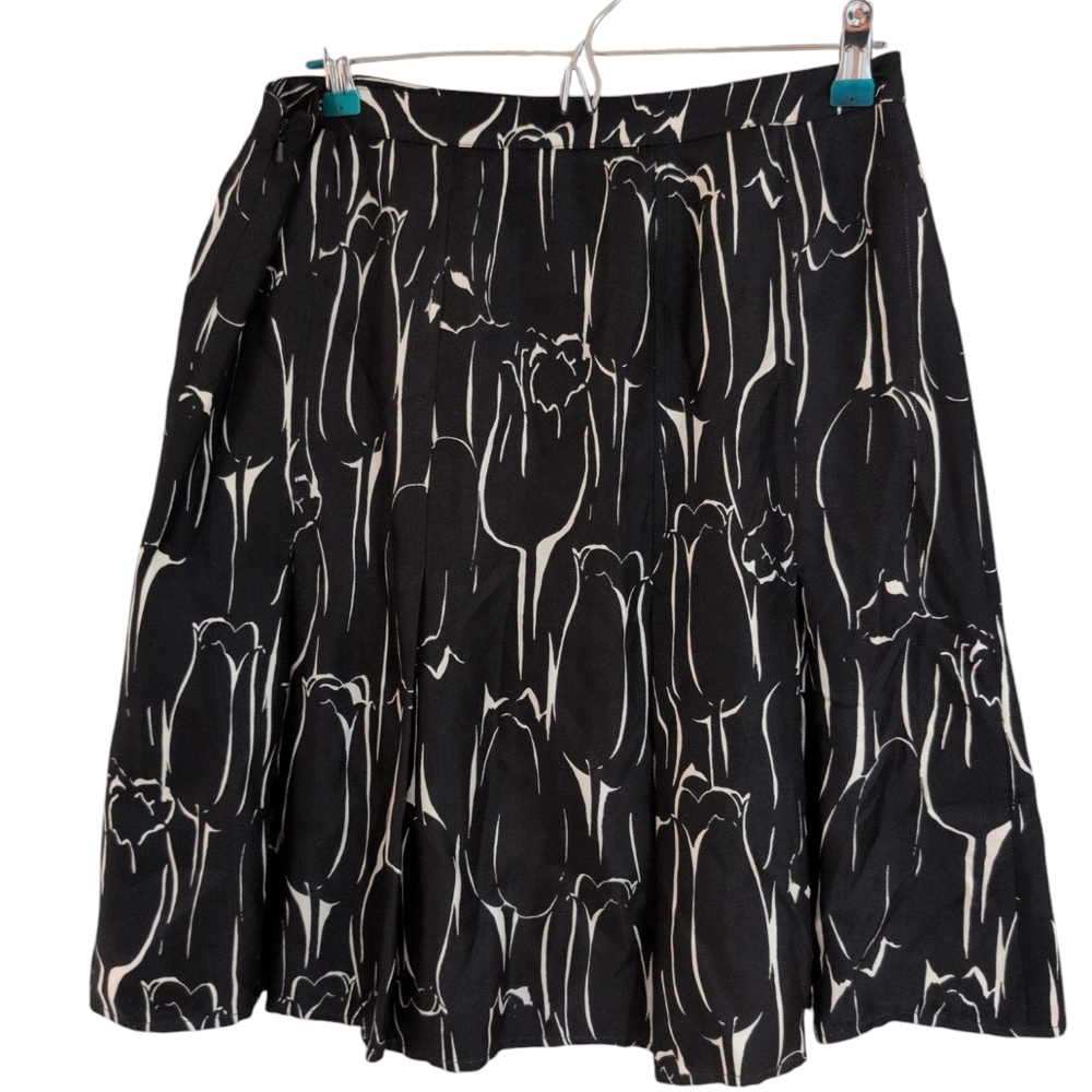 Elegant Black and White 100% Silk skirt DKNY Donna Karan 8 office casual market